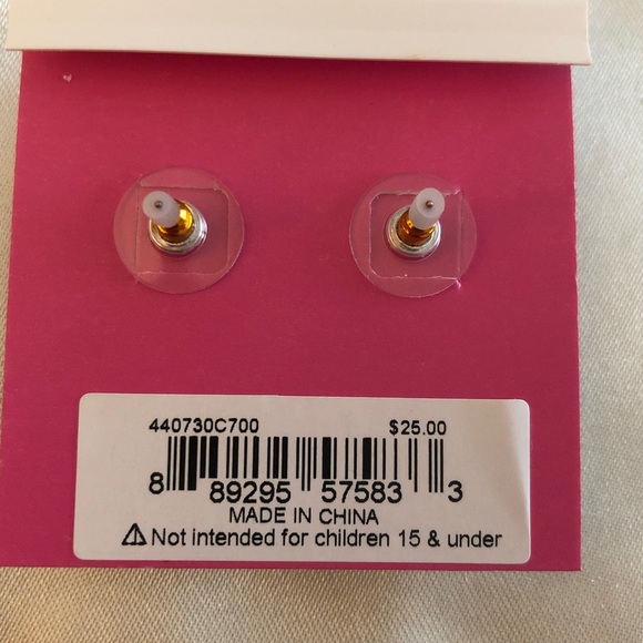 Betsey Johnson Gold Tone White Enamel Tropical Flower Stud Earrings NWT - Picture 12 of 12